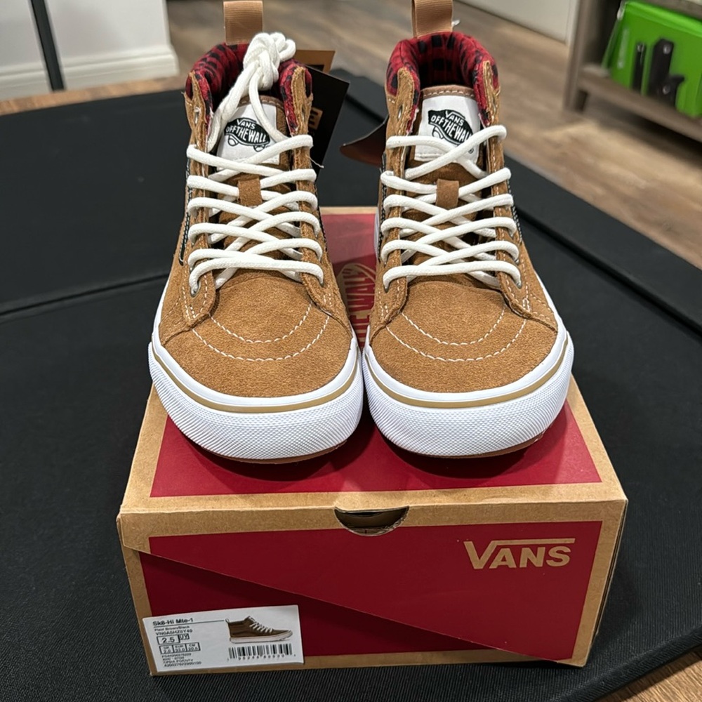 NWT Vans Sk8-Hi Made For The Elements Insulated Sz 2.5 Youth